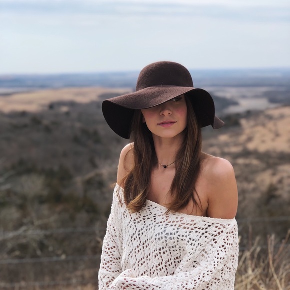 YOUR POSHER, TAYLOR ☀️ - Picture 1 of 8